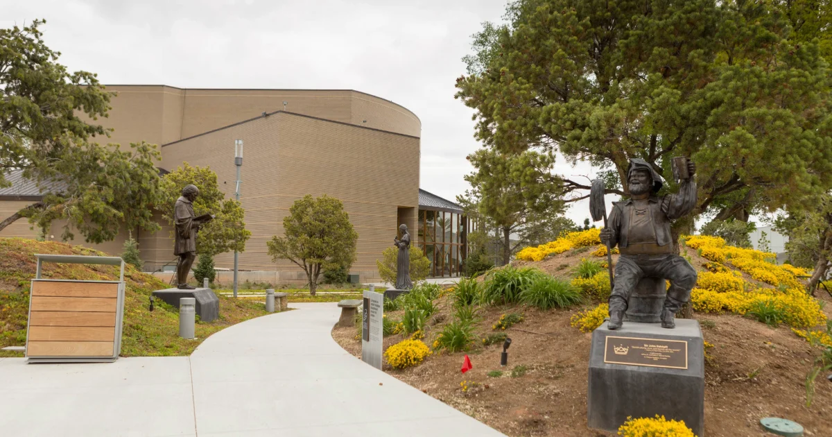 penderson shakespear character garden